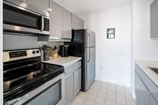 109 Shearwater Ct E, Jersey City, NJ 07305 - Photo 9