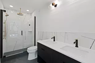 139 Christopher Columbus Dr, Jersey City, NJ 07302 - Photo 9