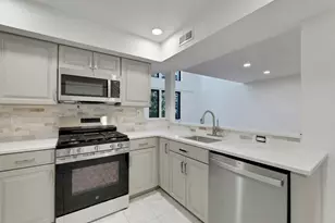 726 Mainsail Ln, Secaucus, NJ 07094 - Photo 19