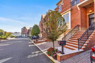 17 Moorings Ln, Edgewater, NJ 07020 - Photo 43