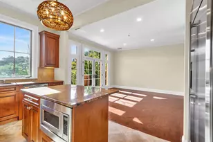 17 Moorings Ln, Edgewater, NJ 07020 - Photo 11