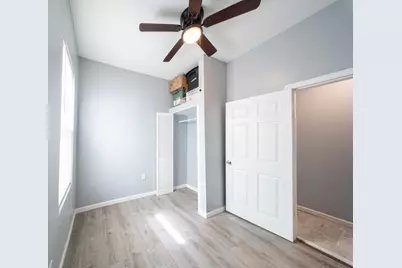 17 Bayside Pl, Jersey City, NJ 07305 - Photo 13