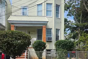 17 Bayside Pl, Jersey City, NJ 07305 - Photo 1