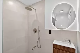 31 Bayview Ave, Jersey City, NJ 07305 - Photo 11