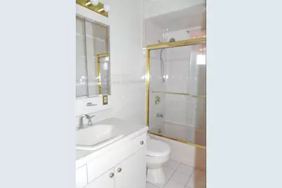 70 Christina St, Little Ferry, NJ 07643 - Photo 7