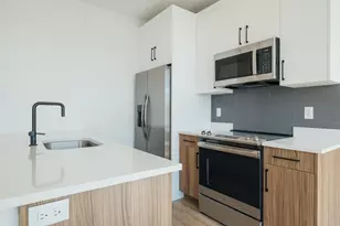 67 Martin Luther King Blvd, Newark, NJ 07104 - Photo 11