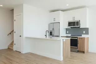 67 Martin Luther King Blvd, Newark, NJ 07104 - Photo 25