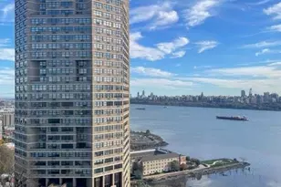 7000 Blvd E, Guttenberg, NJ 07093 - Photo 3