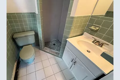 513 Avenue C #1, Bayonne, NJ 07002 - Photo 17