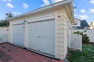 1041 Stonewall Ln, Secaucus, NJ 07094 - Photo 33