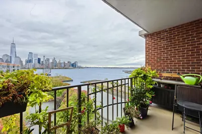 1 Greene St #704, Jersey City, NJ 07302 - Photo 5