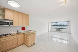 7000 Blvd E, Guttenberg, NJ 07093 - Photo 1