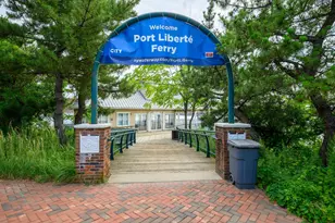 207 Shearwater Ct W, Jersey City, NJ 07305 - Photo 17