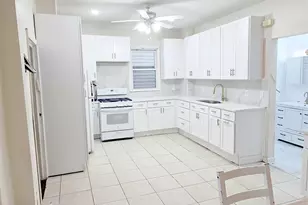 164 Bayview Ave, Jersey City, NJ 07305 - Photo 7