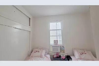 164 Bayview Ave, Jersey City, NJ 07305 - Photo 13