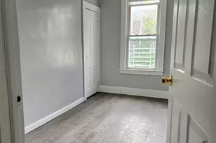 35 Orient Ave, Jersey City, NJ 07305 - Photo 15