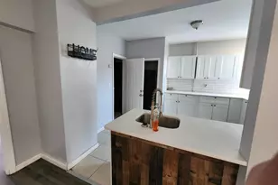 35 Orient Ave, Jersey City, NJ 07305 - Photo 3