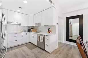 101 Shearwater Ct E, Jersey City, NJ 07305 - Photo 9