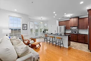 27 Creekside Ct, Secaucus, NJ 07094 - Photo 15