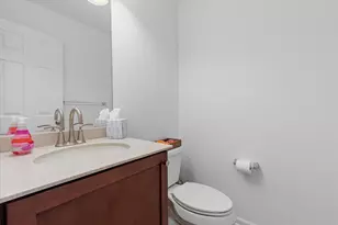 27 Creekside Ct, Secaucus, NJ 07094 - Photo 31