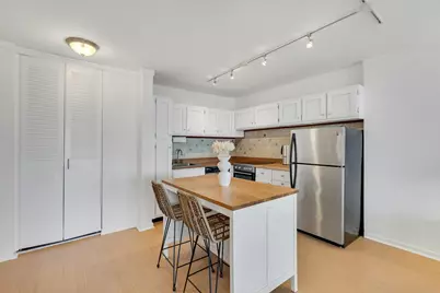 380 Mountain Rd #701, Union City, NJ 07087 - Photo 9