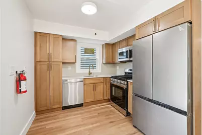 43 Edwards Ct, Bayonne, NJ 07002 - Photo 5