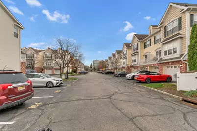 22 Marina Dr, Bayonne, NJ 07002 - Photo 25