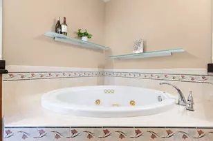 22 Marina Dr, Bayonne, NJ 07002 - Photo 19