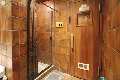 570 Sanderling Ct, Secaucus, NJ 07094 - Photo 15