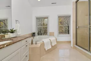 3 Regency Pl, Weehawken, NJ 07086 - Photo 11