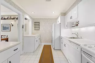 207 Shearwater Ct W, Jersey City, NJ 07305 - Photo 9