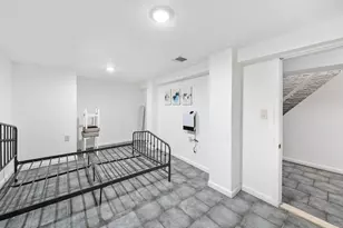 294 Ege Ave, Jersey City, NJ 07304 - Photo 9