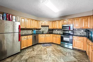 426 Harmon Cove Tower, Secaucus, NJ 07094 - Photo 3