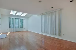 700 Mainsail Ln, Secaucus, NJ 07094 - Photo 5