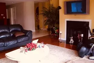 8C Cove Ln, North Bergen, NJ 07047 - Photo 3