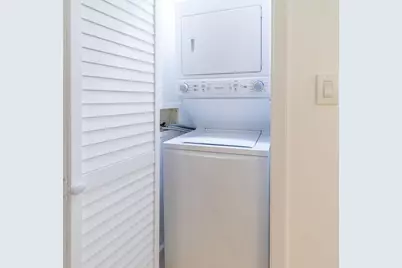 236 Christopher Columbus Dr #1, Jersey City, NJ 07302 - Photo 11