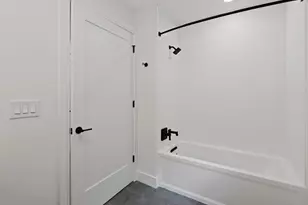 139 Christopher Columbus Dr, Jersey City, NJ 07302 - Photo 13