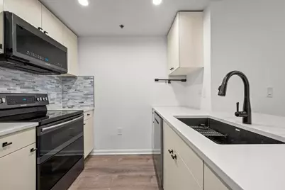 102 Christopher Columbus Dr #303, Jersey City, NJ 07302 - Photo 3