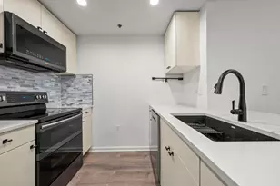 102 Christopher Columbus Dr, Jersey City, NJ 07302 - Photo 3