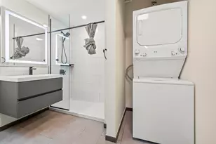 102 Christopher Columbus Dr, Jersey City, NJ 07302 - Photo 9