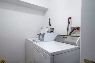 43 Manhattan Ave, Jersey City, NJ 07307 - Photo 25