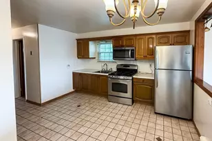 14 Suburbia Ct, Jersey City, NJ 07305 - Photo 3