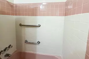 14 Suburbia Ct, Jersey City, NJ 07305 - Photo 7