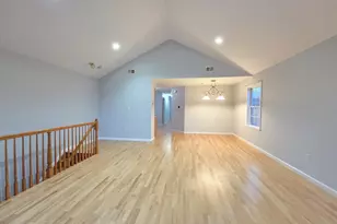 27 Jewett Ave, Jersey City, NJ 07304 - Photo 3