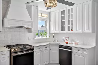 687 Avenue E, Bayonne, NJ 07002 - Photo 9