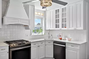 687 Ave E, Bayonne, NJ 07002 - Photo 9