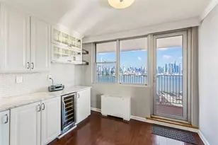 6040 Blvd E, West New York, NJ 07093 - Photo 15