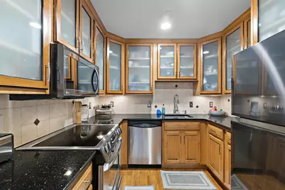 207 Shearwater Ct West #31, Jersey City, NJ 07305 - Photo 9