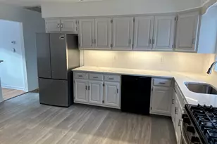 41 Kipp Ave, Elmwood Park, NJ 07407 - Photo 7