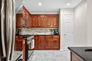 34 Marina Dr, Bayonne, NJ 07002 - Photo 3